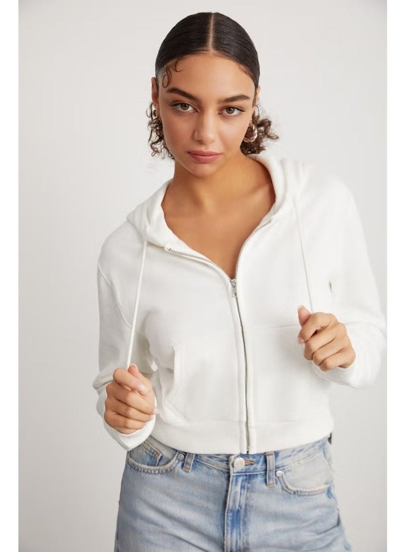 GRIMELANGE Delia Women's Crop 3 Yarn Raised Knit Relaxed Fit Zippered Hooded White Sweatshirt - Image 3